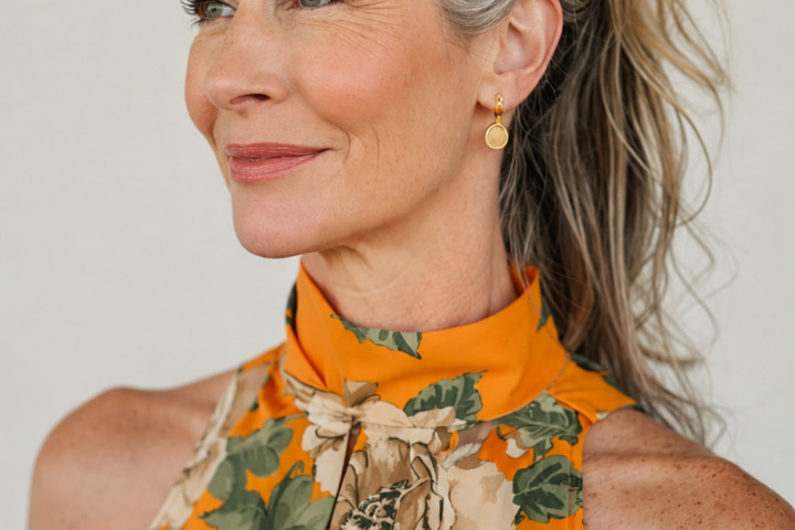 Seven  Travel-Friendly Hairstyles for Retired Women Who Are Always on the Go